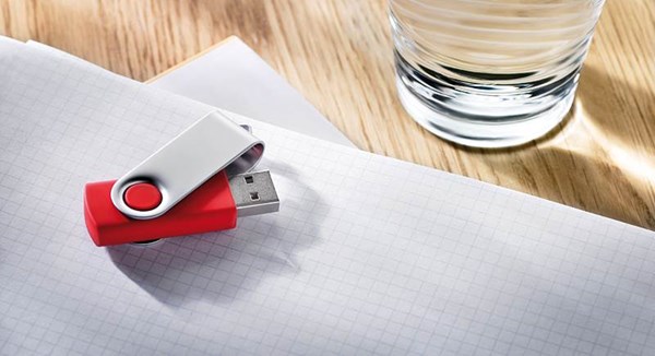 Obrázky: USB kľúč Techmate vyklápací, 2GB, červená-strieb., Obrázok 5