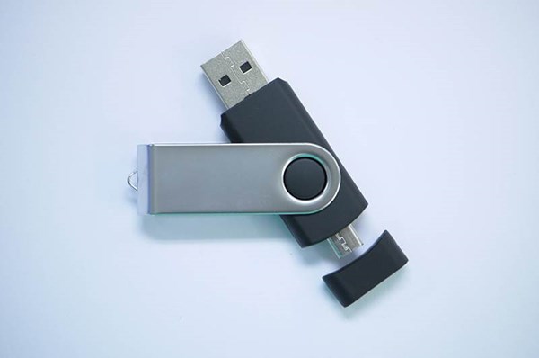Obrázky: ROTATE  OTG flash disk 2GB s mikro USB, čierny