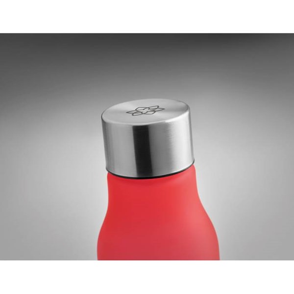 Obrázky: Červená fľaša z RPET, pogumovaná úprava, 600ml, Obrázok 5