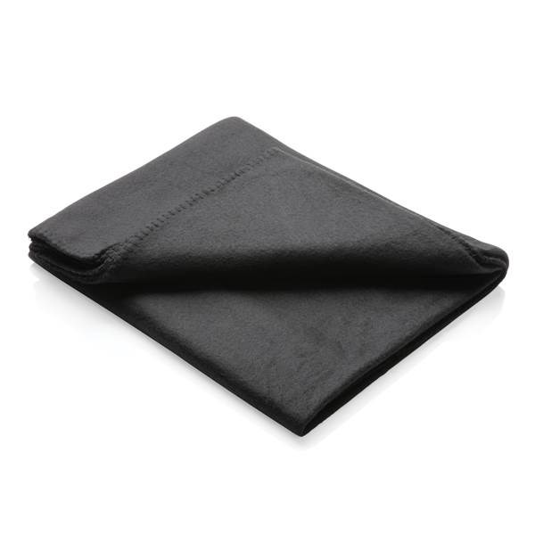 Obrázky: Čierna flísová deka v vrecku