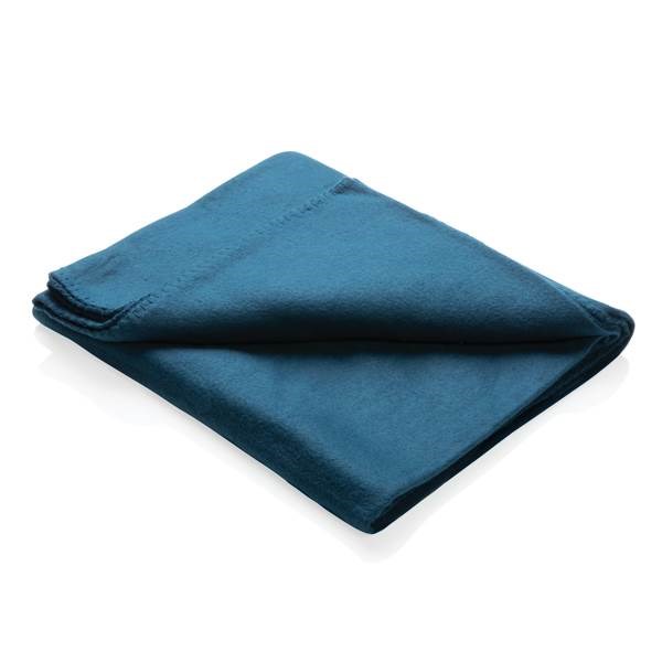 Obrázky: Modrá flísová deka v vrecku