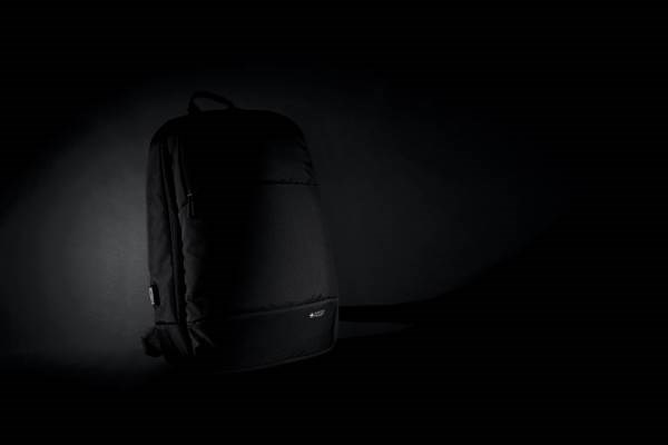 Obrázky: Čierny moderný ruksak Swiss Peak, RPET AWARE™