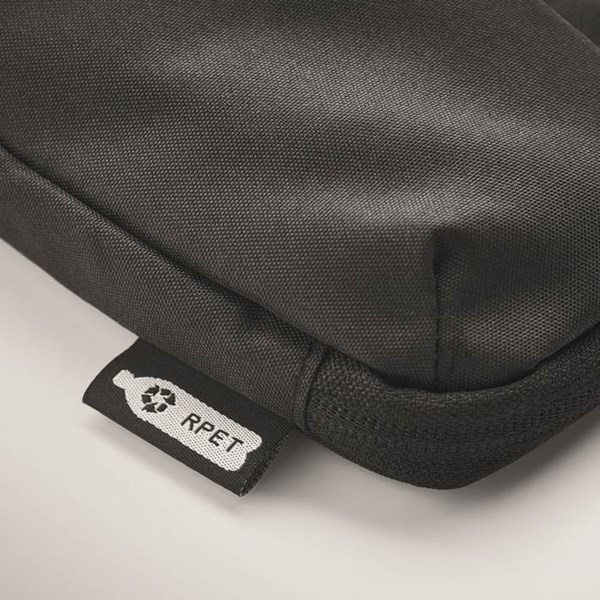 Obrázky: Čierna polyesterová taštička cez rameno, 300D RPET, Obrázok 5