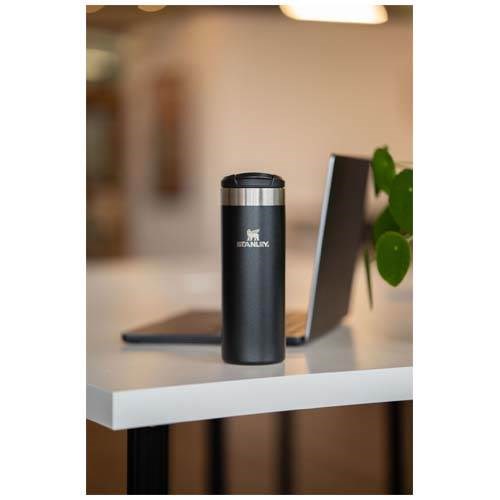Obrázky: Čierny 470ml cestovný hrnček Stanley AeroLight™, Obrázok 4