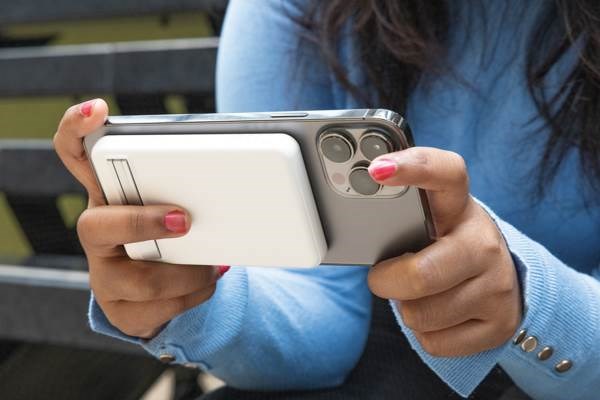 Obrázky: Bezdrôt. magn. powerbanka 5000mAh 5W bambus, biela, Obrázok 11