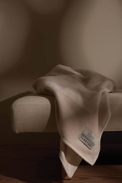 Obrázky: Deka VINGA Monogram z GRS, biela, Obrázok 6