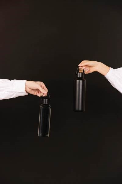 Obrázky: Transparentná čierna fľaša na vodu z RPET 550 ml, Obrázok 7