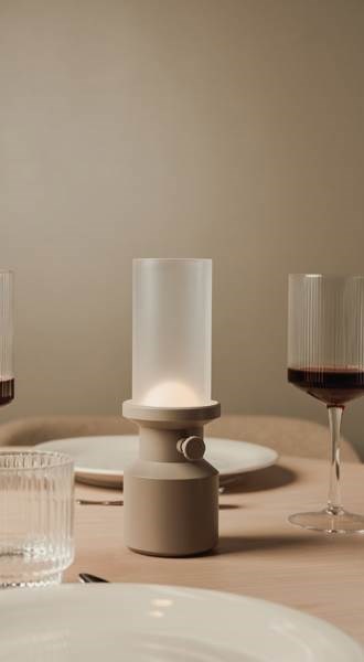 Obrázky: Dobíjacia béžová stolová lampa z RCS, Obrázok 5