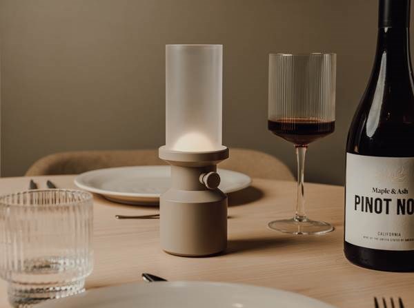 Obrázky: Dobíjacia béžová stolová lampa z RCS, Obrázok 6