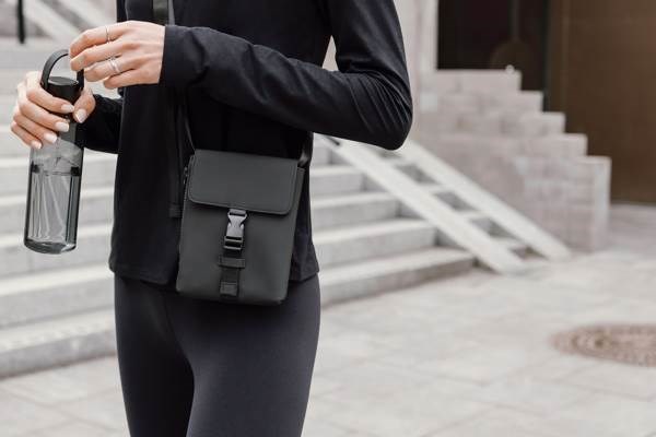 Obrázky: Praktická taška VINGA Baltimore z RCS, čierna, Obrázok 7