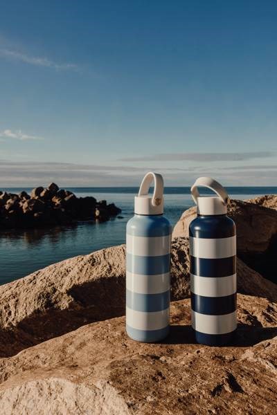 Obrázky: VINGA fľaša z rec. nehrdzav.ocele, 600 ml,tm.modrá, Obrázok 7