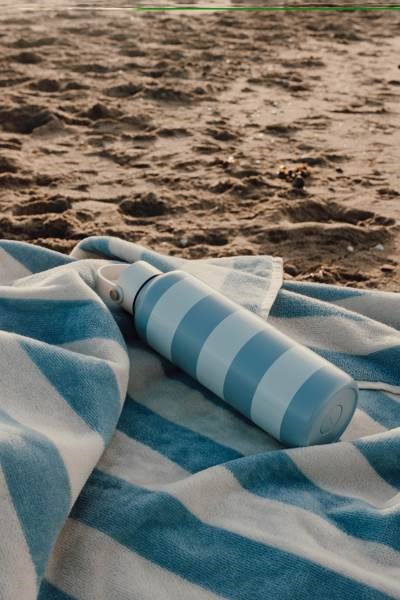 Obrázky: Recyklovaná plážová osuška VINGA, svetlomodrá, Obrázok 5