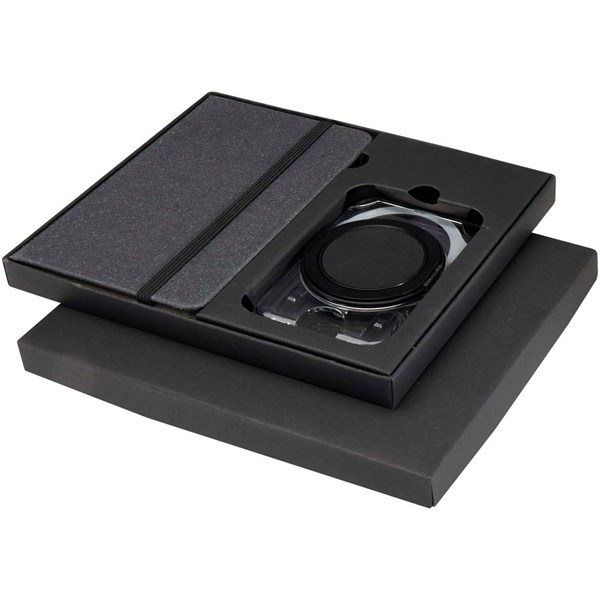 Obrázky: Darčeková sada zápisníka A6 a MagSafe peňaženka