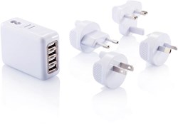Zobrazit detaily pro Cestovná zásuvka so 4 USB portami Obrázky: Cestovná zásuvka so 4 USB portami
