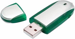 Zobrazit detaily pro USB kľúč s krytkou, 8 GB,  strieborná/zelená Obrázky: USB kľúč s krytkou, 8 GB,  strieborná/zelená